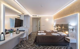 S B Sea View Rooms